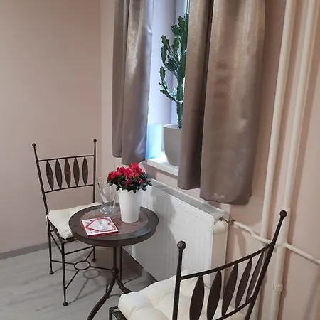 Goetzer Apartman Komlo Exterior photo