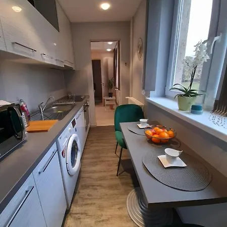 Goetzer Apartman Komlo Exterior photo